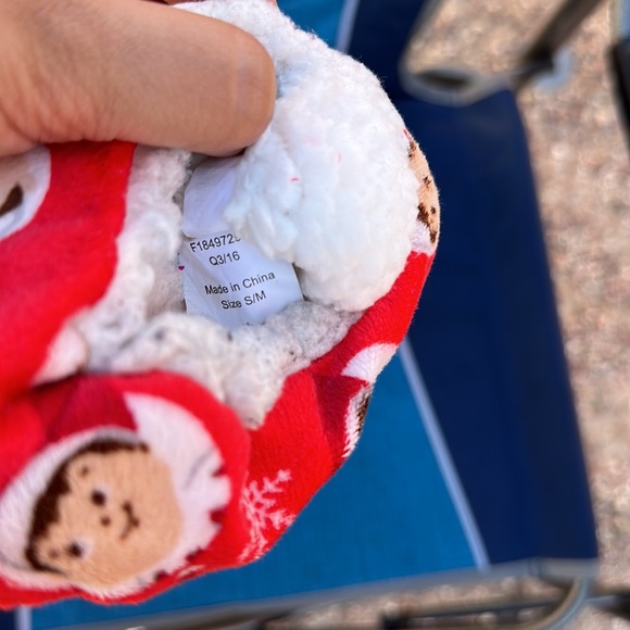 Toddler boy Elf On The Shelf slippers. Christmas slippers. Slightly used - Picture 3 of 3